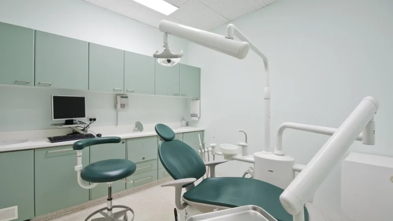 Gabinet stomatologiczny w Legnicy — leczenie, ekstrakcje i pogotowie